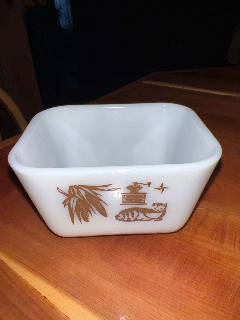 Lovely Vintage Pyrex 501B Early American Brown White 1 1/2 Cup Refrigerator Dish